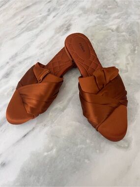 Birdies The Songbird Copper Satin Slide Mule Slipper Size 9
